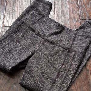 ATHLETA I Black Heather Stripe Pattern Power Up 7/8 Capri Length Leggings, S